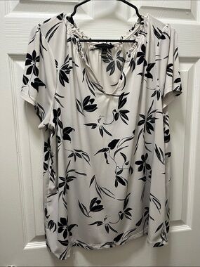 Banana Republic Cream Short Sleeve Top with Black Floral Print